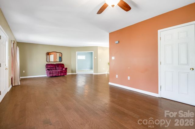 319 Glenn Bridge Road, Arden, NC 28704