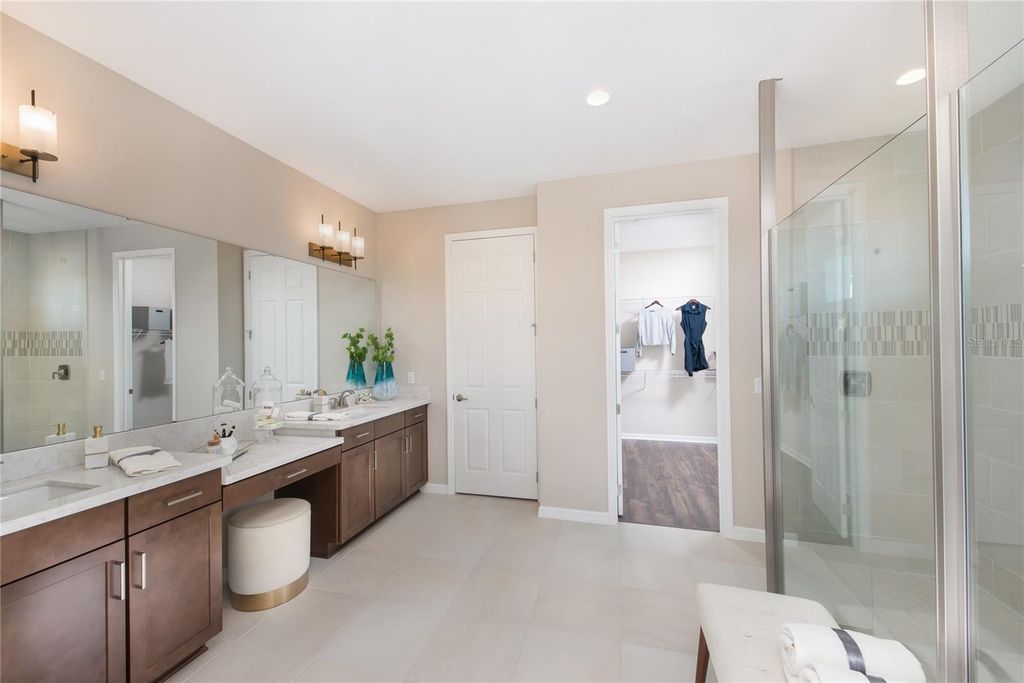 Image 5 of property listing at 35889 EMBERVIEW DRIVE, Zephyrhills, FL 33541