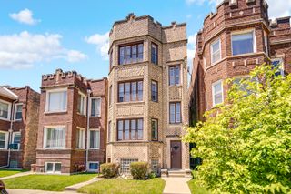 7428 S Bennett Avenue, Chicago, IL 60649