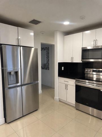 19921 Dothan Rd, Cutler Bay, FL 33157