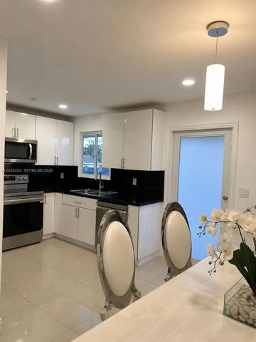 19921 Dothan Rd, Cutler Bay, FL 33157