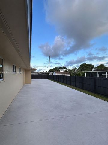 19921 Dothan Rd, Cutler Bay, FL 33157
