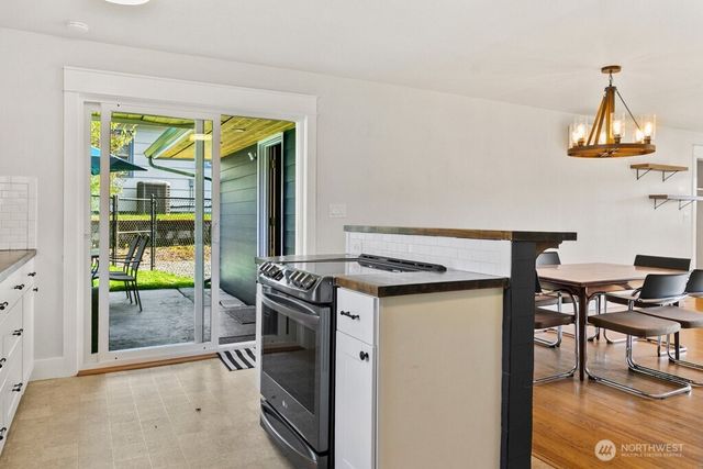 6516 Lake Drive, Bremerton, WA 98312