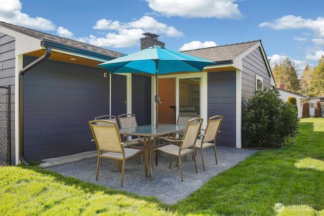 6516 Lake Drive, Bremerton, WA 98312