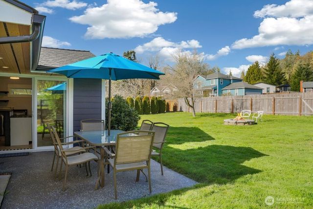 6516 Lake Drive, Bremerton, WA 98312