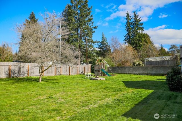 6516 Lake Drive, Bremerton, WA 98312