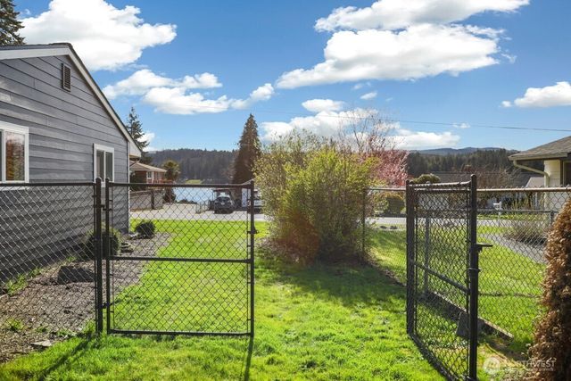 6516 Lake Drive, Bremerton, WA 98312