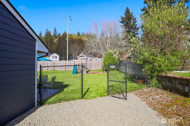 6516 Lake Drive, Bremerton, WA 98312