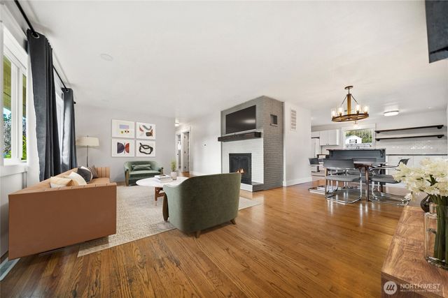 6516 Lake Drive, Bremerton, WA 98312