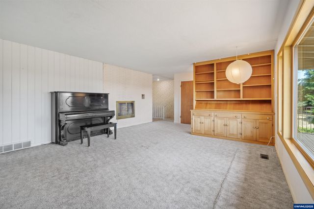 1933 Rockland Dr, Salem, OR 97304