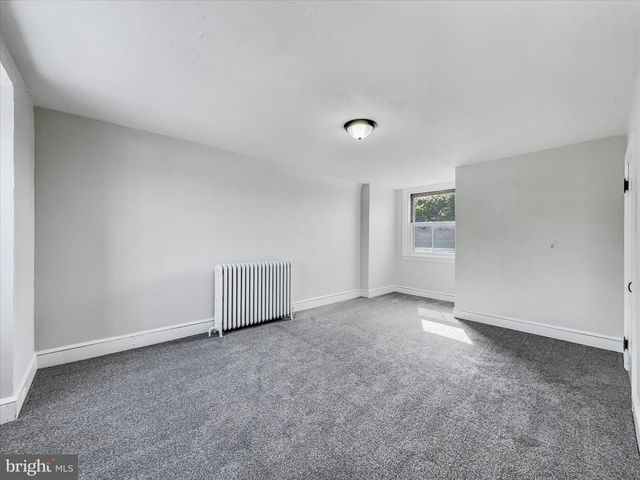 705 CHESTNUT ST, Columbia, PA 17512