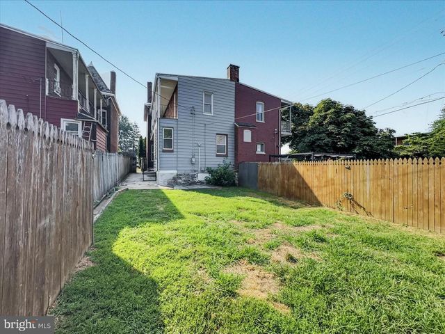 705 CHESTNUT ST, Columbia, PA 17512