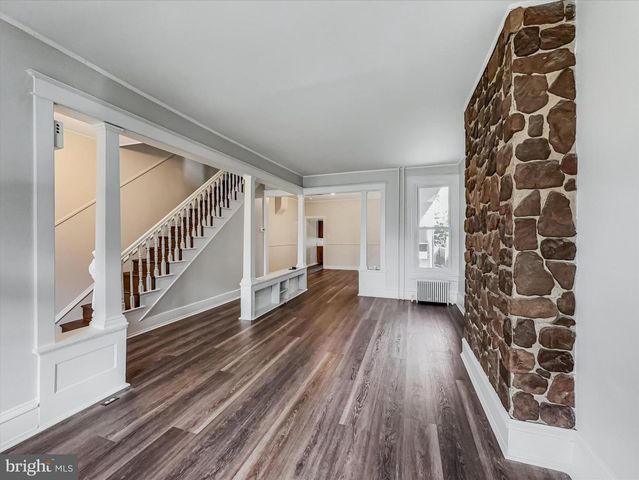 705 CHESTNUT ST, Columbia, PA 17512