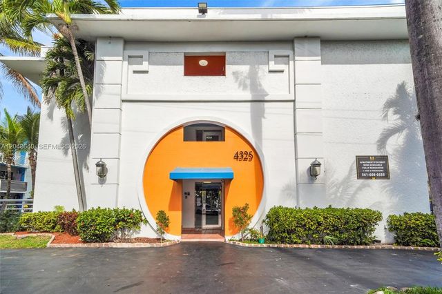 4335 S Tamiami Canal Drive 201, Miami, FL 33126