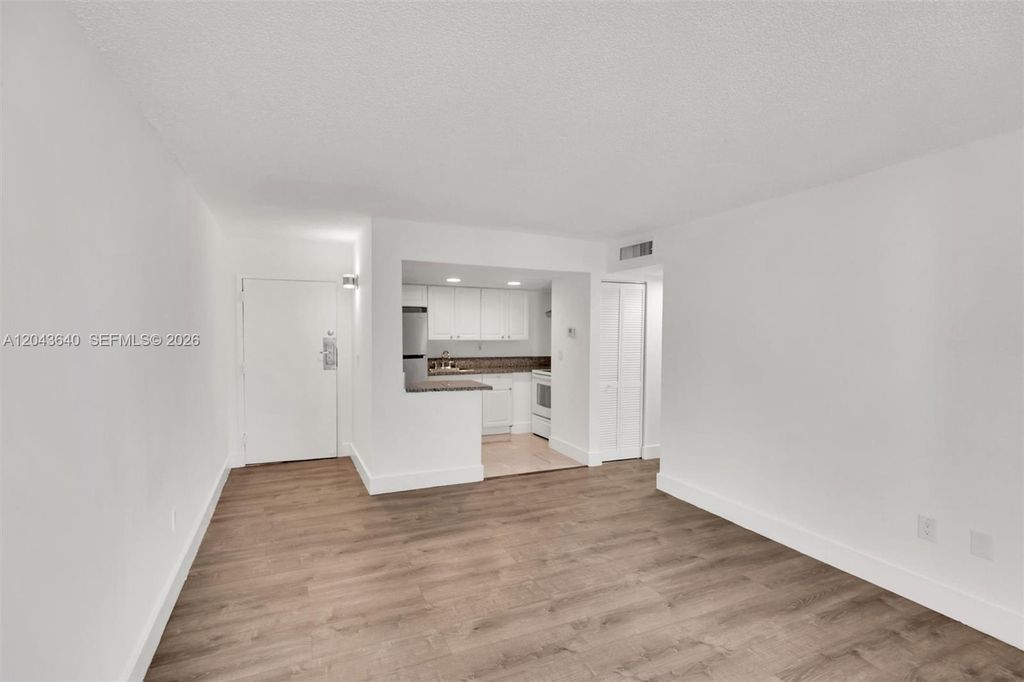 4335 S Tamiami Canal Drive 201, Miami, FL 33126