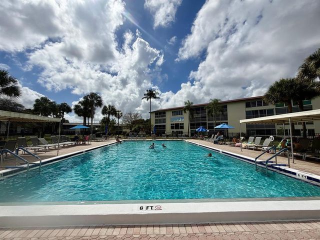 2901 Victoria Circle J1, Coconut Creek, FL 33066
