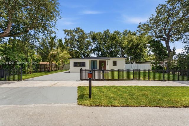 2315 NW 97th St, Miami, FL 33147