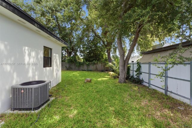 2315 NW 97th St, Miami, FL 33147