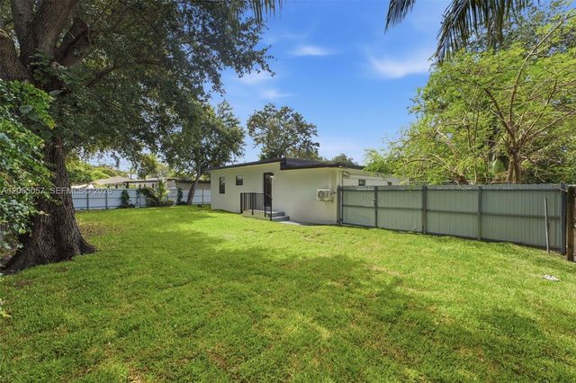 2315 NW 97th St, Miami, FL 33147