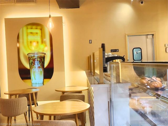 28251 Ford Road, Garden City, MI 48135