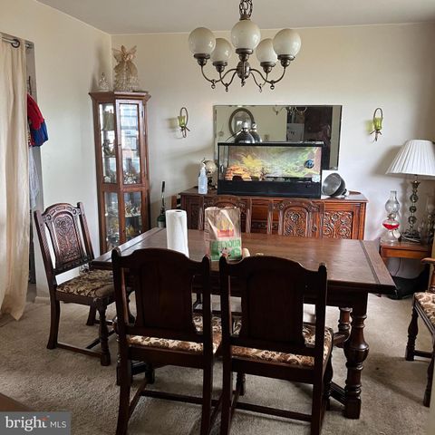 166 E BROAD ST, Gibbstown, NJ 08027