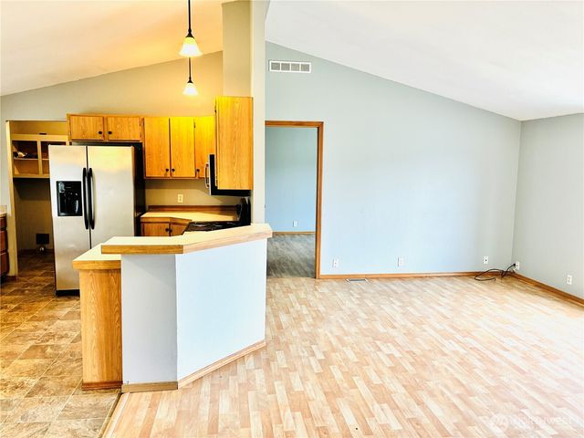 8212 350th Street Ct E, Roy, WA 98580