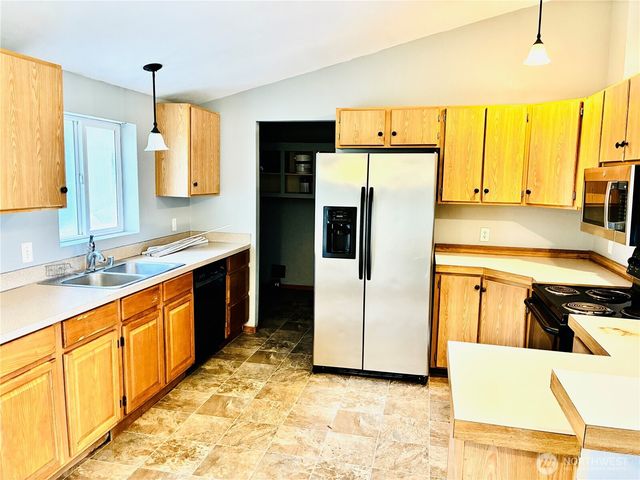 8212 350th Street Ct E, Roy, WA 98580