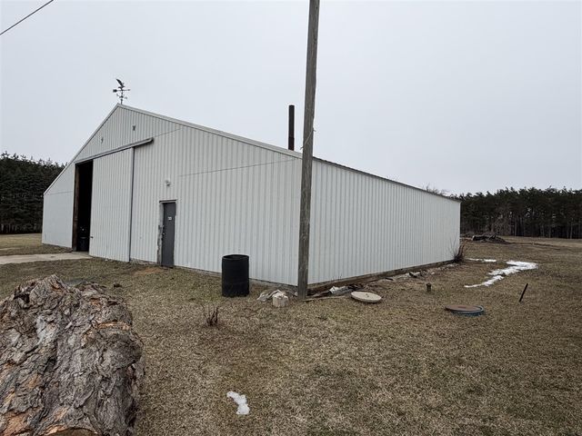 7202 21 Mile Road, Evart, MI 49631