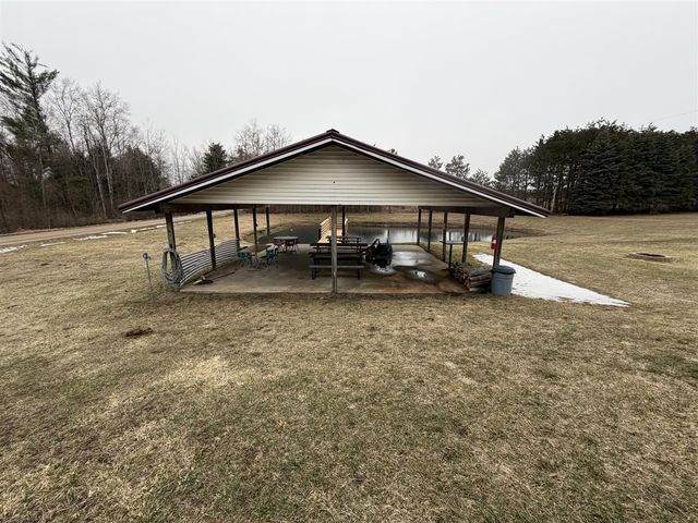 7202 21 Mile Road, Evart, MI 49631