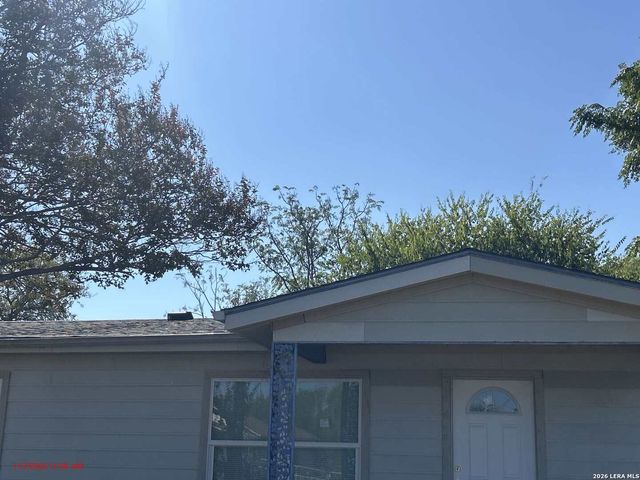 2618 Lombrano St, San Antonio, TX 78228