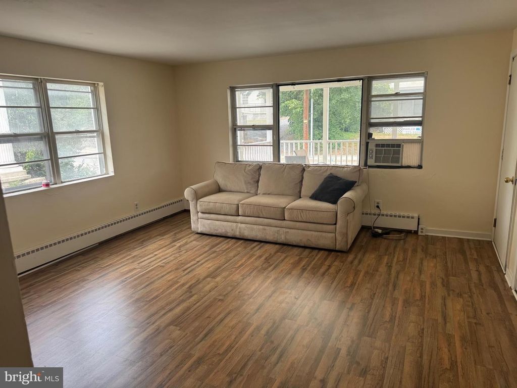 25 E WATER ST, Gettysburg, PA 17325