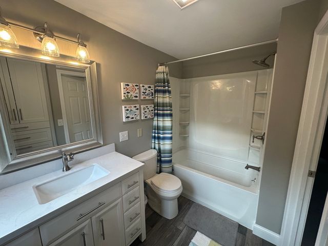 15 Holt Street, Chelmsford, MA 01863