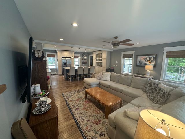 15 Holt Street, Chelmsford, MA 01863