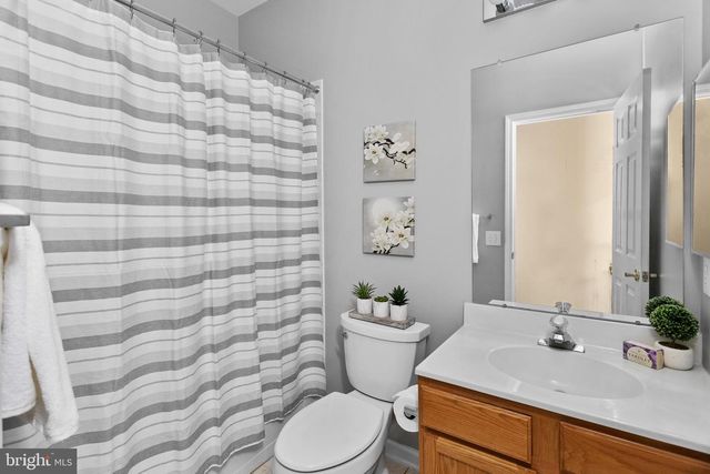 18 AMBROSE DR, Columbus, NJ 08022