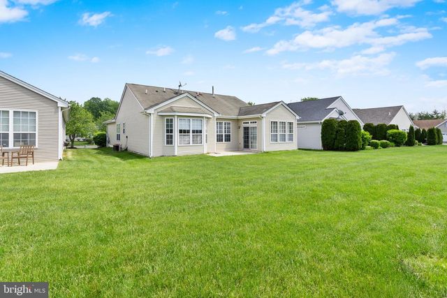 18 AMBROSE DR, Columbus, NJ 08022