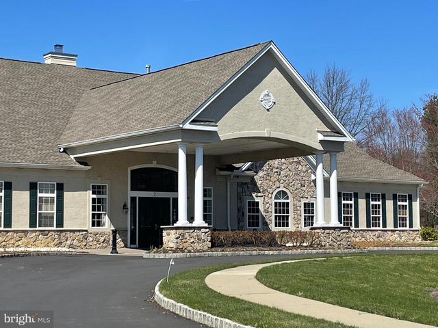 18 AMBROSE DR, Columbus, NJ 08022