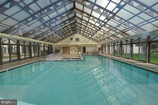18 AMBROSE DR, Columbus, NJ 08022
