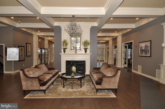 18 AMBROSE DR, Columbus, NJ 08022