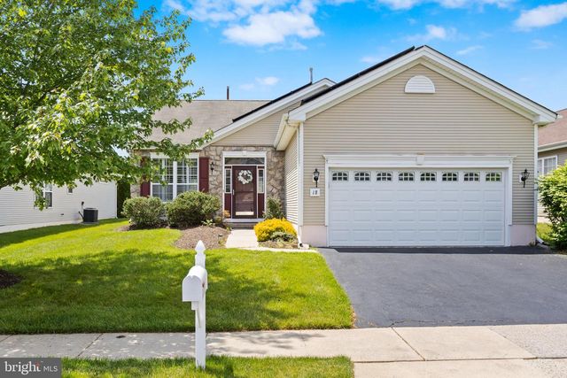 18 AMBROSE DR, Columbus, NJ 08022