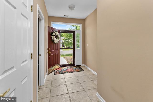 18 AMBROSE DR, Columbus, NJ 08022
