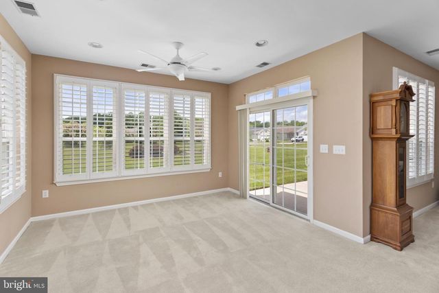 18 AMBROSE DR, Columbus, NJ 08022