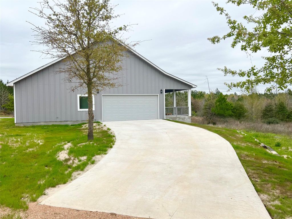 108 Wood Duck LN, Paige, TX 78659