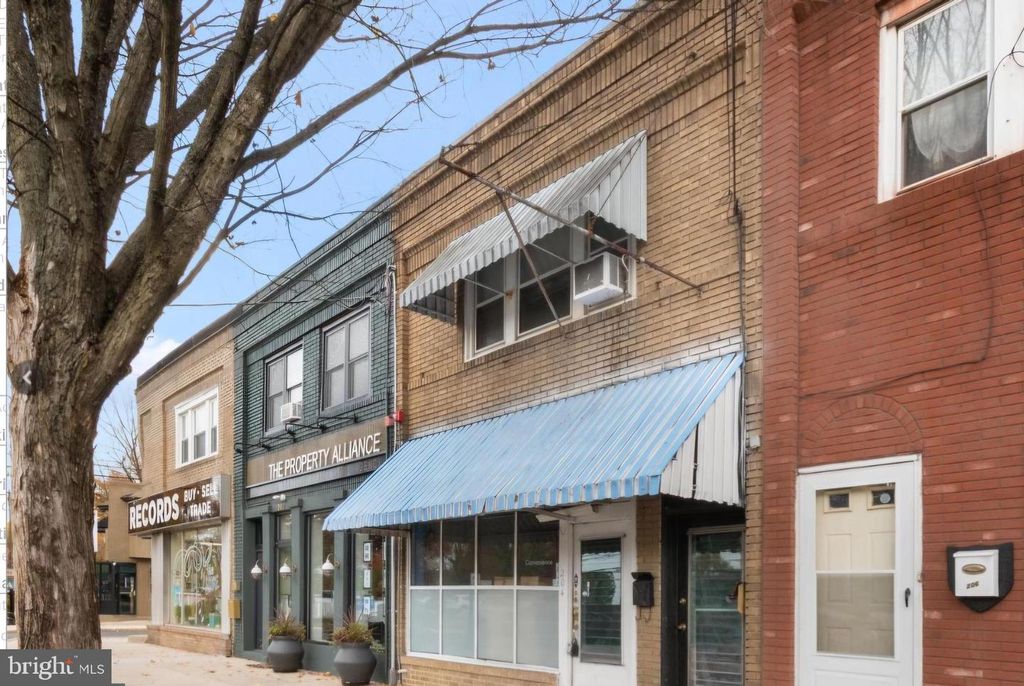 204 W CLINTON AVE, Oaklyn, NJ 08107