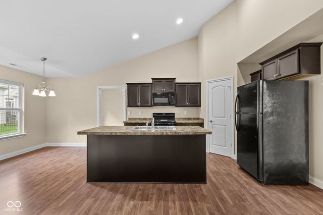 1033 Mount Olive Road, Whiteland, IN 46184