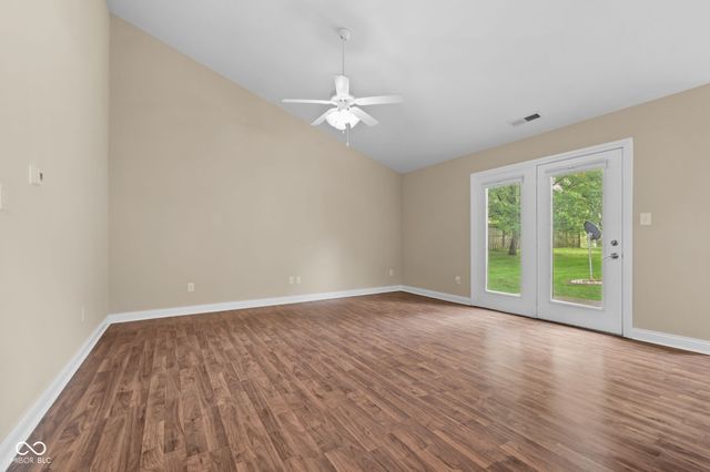 1033 Mount Olive Road, Whiteland, IN 46184