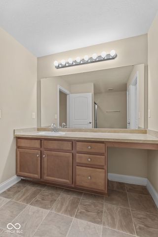 1033 Mount Olive Road, Whiteland, IN 46184