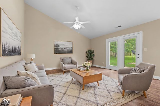 1033 Mount Olive Road, Whiteland, IN 46184