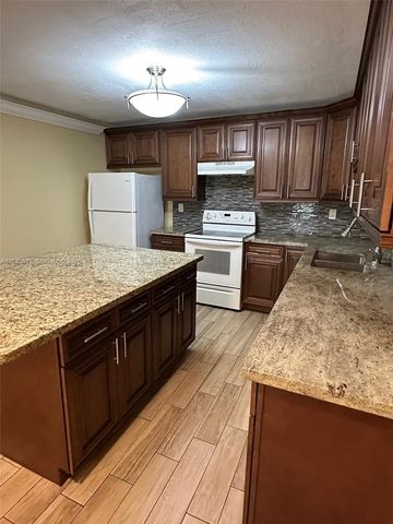 4114 NW 88th Avenue 102, Coral Springs, FL 33065
