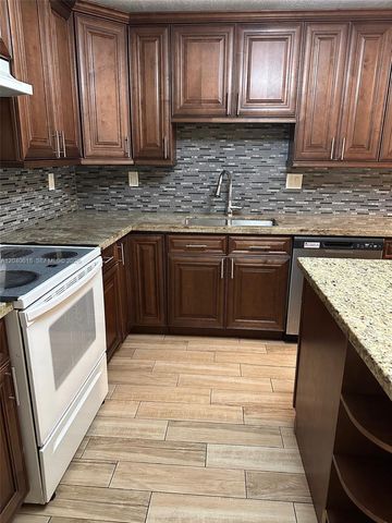 4114 NW 88th Avenue 102, Coral Springs, FL 33065