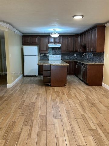 4114 NW 88th Avenue 102, Coral Springs, FL 33065
